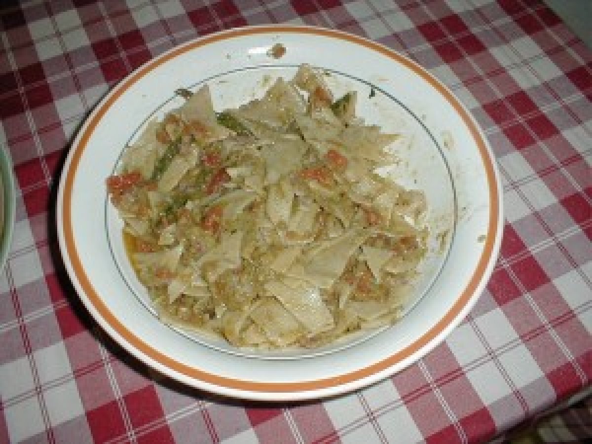 Maltagliati integrali con asparagi e pancetta croccante