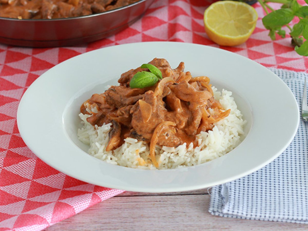 Manzo alla Stroganoff, ricetta rapida e gustosa