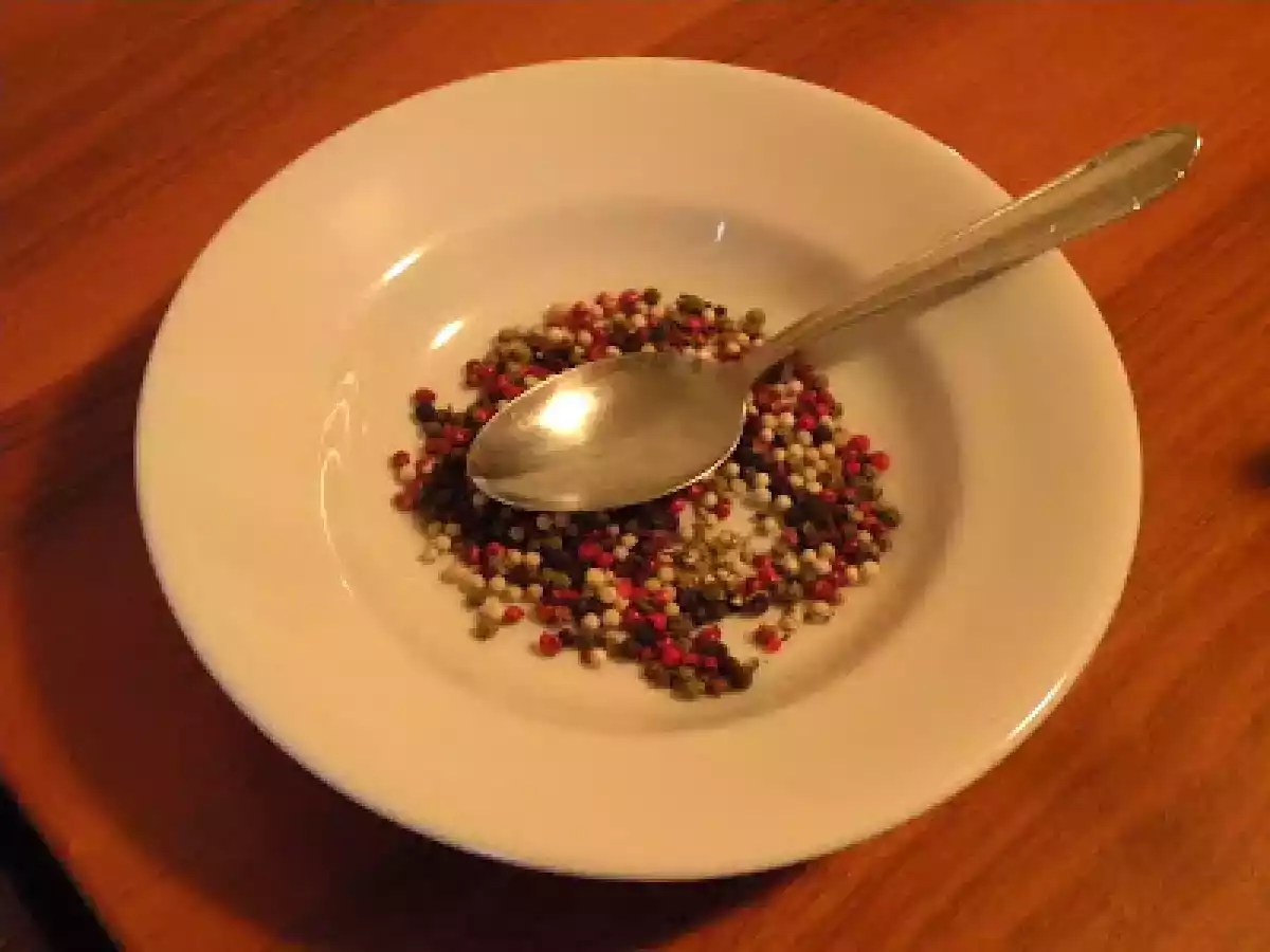 Marmellata alle fragole, basilico e fantasia di pepe - foto 4