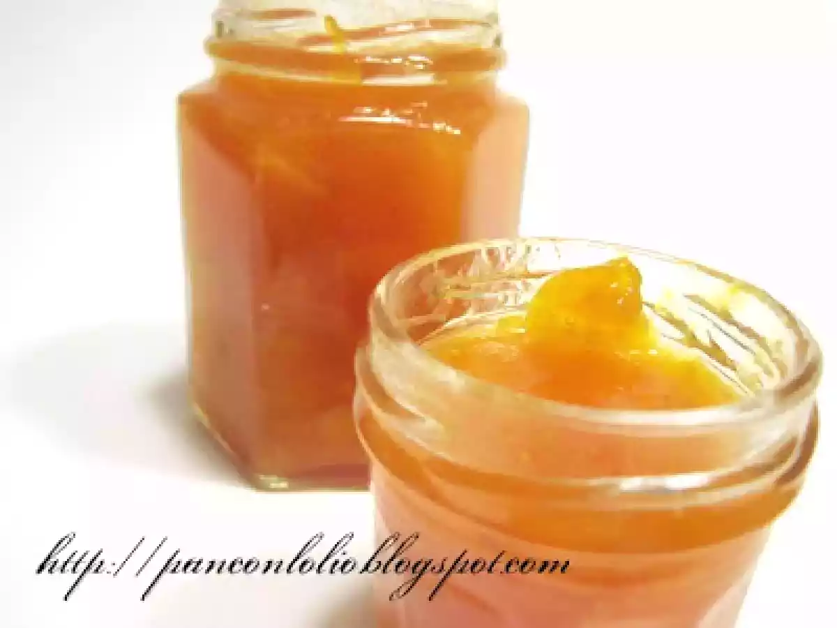 Marmellata di albicocche con mandorle - foto 2