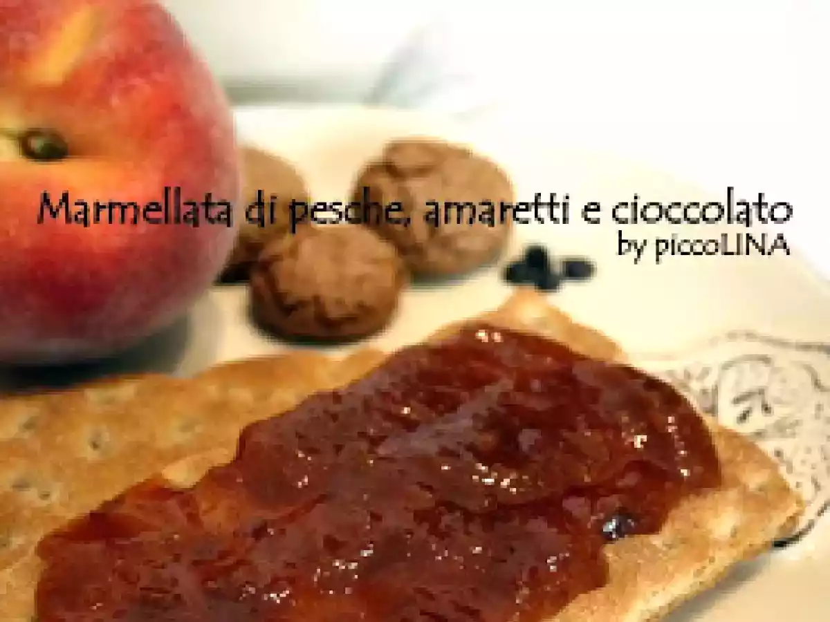 Marmellata di pesche, amaretti e cioccolato!