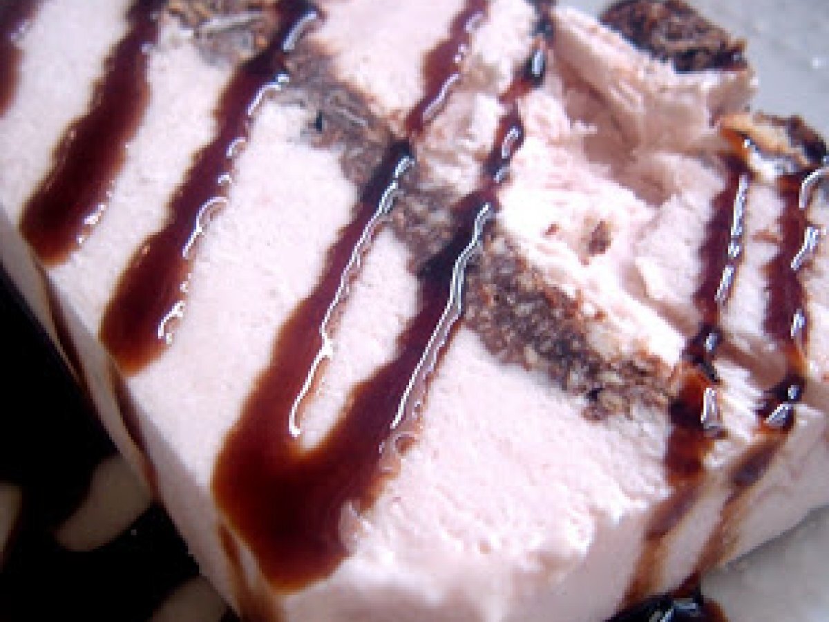 Mattonella yogurt di fragola e cioccolato