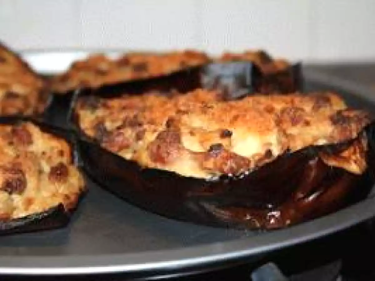 Melanzane a barchetta con carne macinata