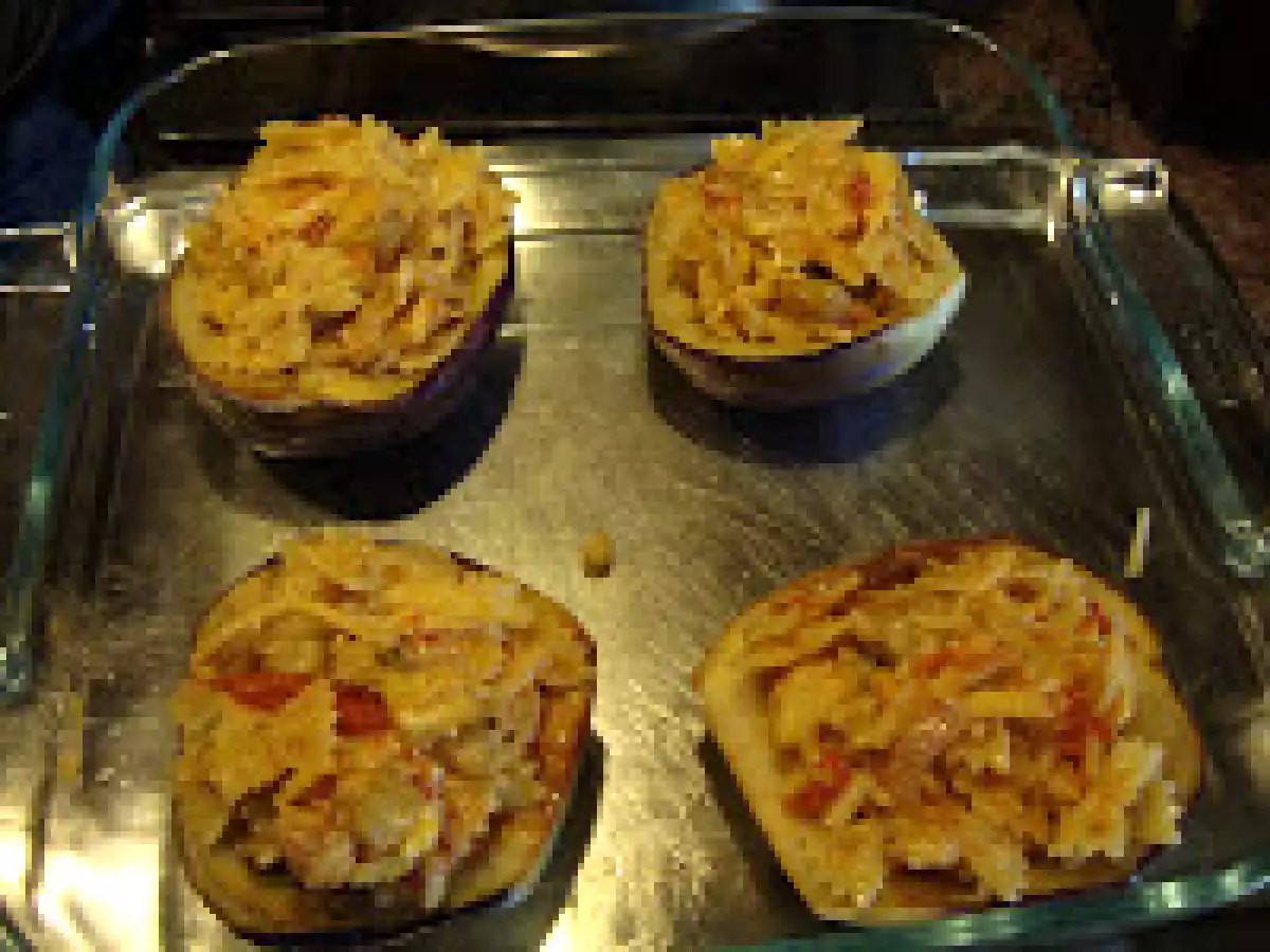 Melanzane a barchetta ripieni di pasta - foto 3