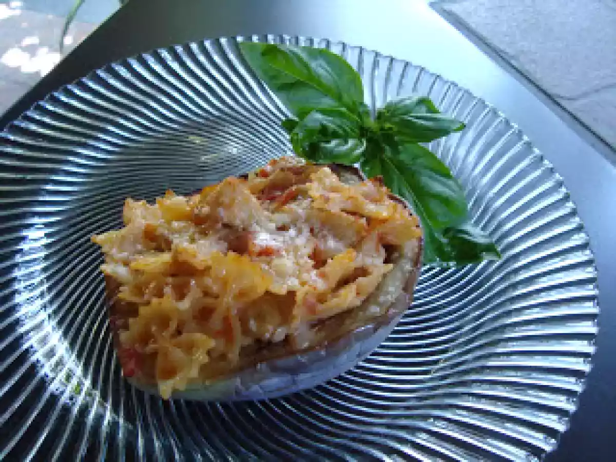 Melanzane a barchetta ripieni di pasta - foto 4
