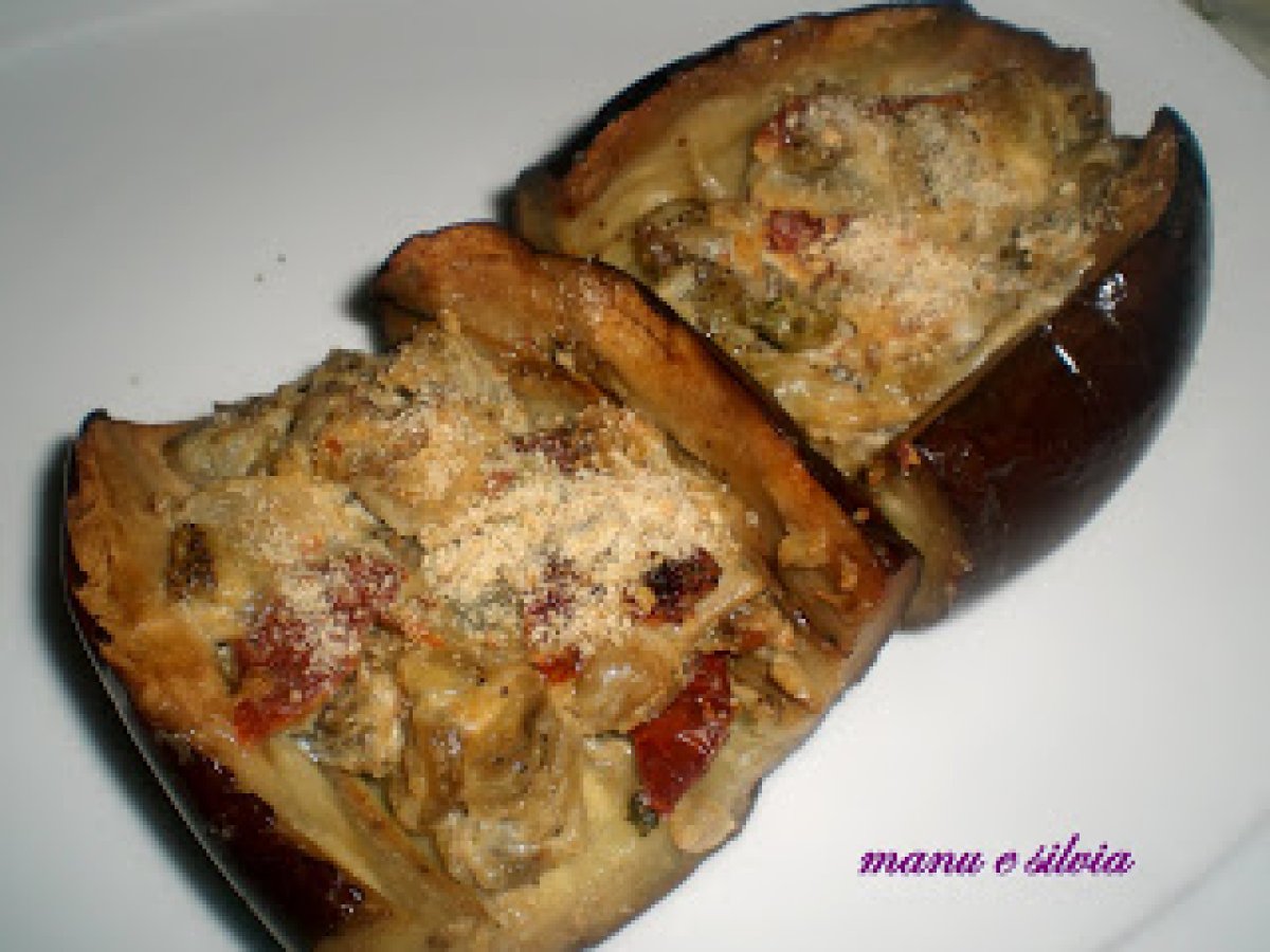 Melanzane farcite con yogurt e pomodori secchi