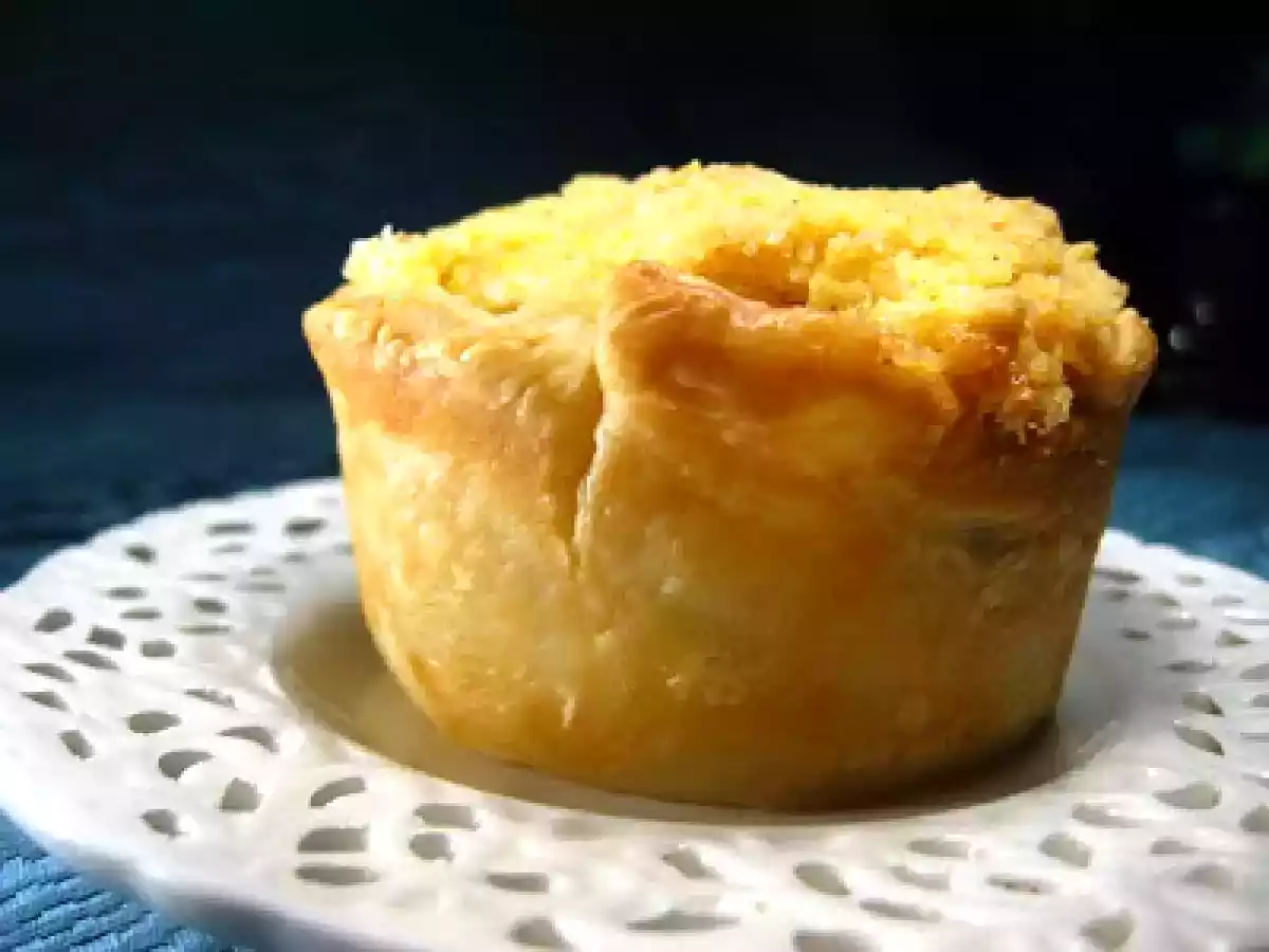 Mele e pere in cestino di sfoglia e crumble