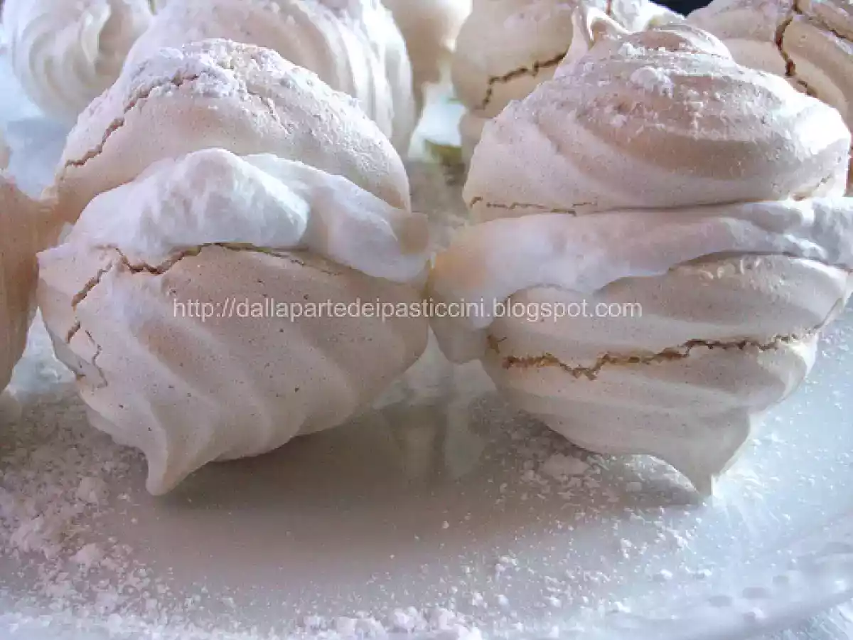 Meringhe (con e senza panna)