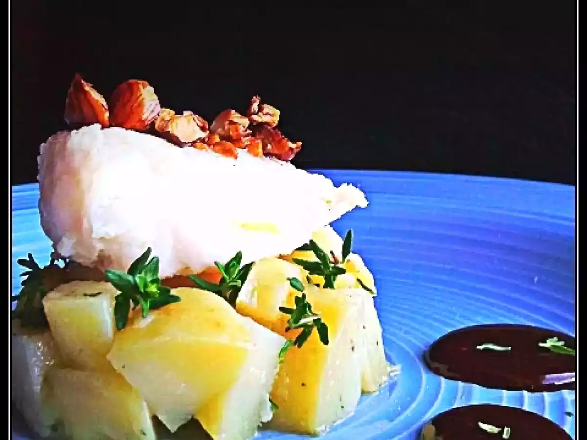 MERLUZZO AL VAPORE SU PATATE AL TIMO E RIDUZIONE DI GOJI