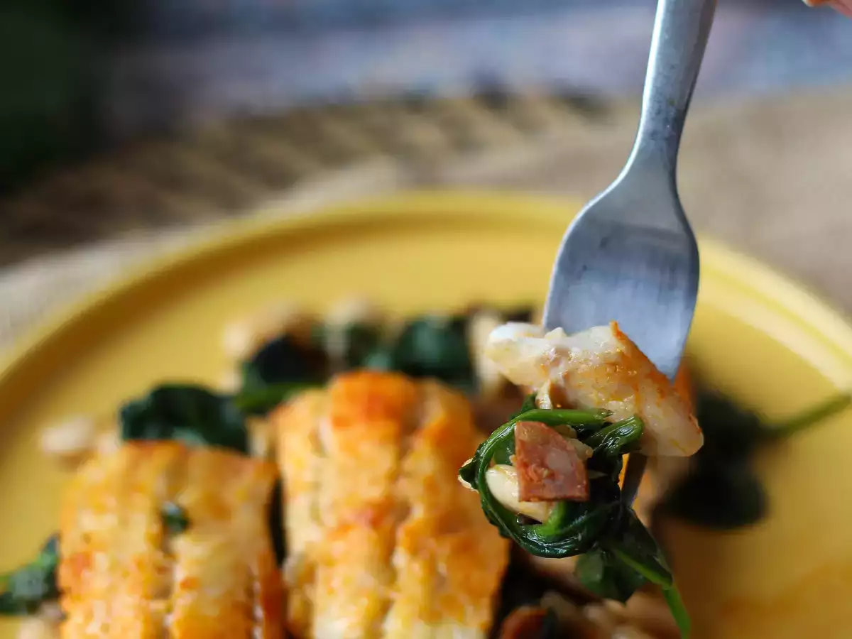 Merluzzo in friggitrice ad aria con spinaci, fagioli e chorizo - foto 5