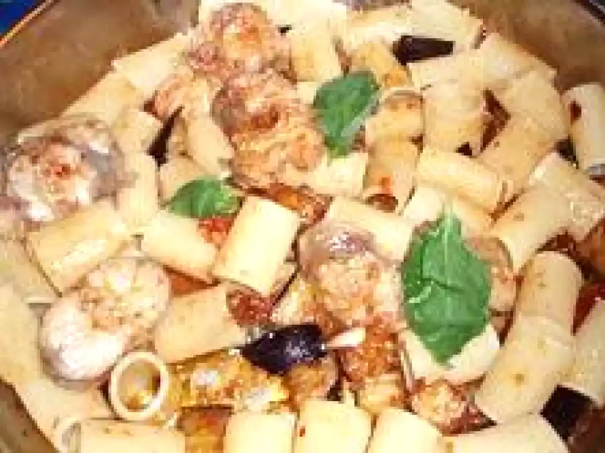 Mezze maniche con la rana pescatrice