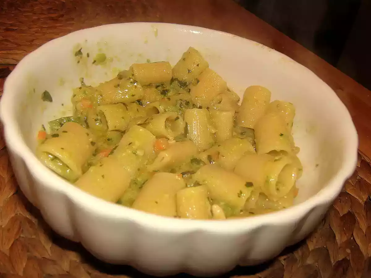 Mezze maniche zucchine e pesto