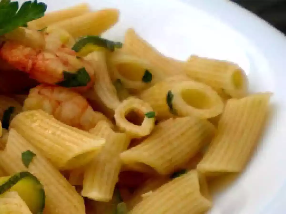 Mezze Penne Con Gamberi E Zucchine - foto 2
