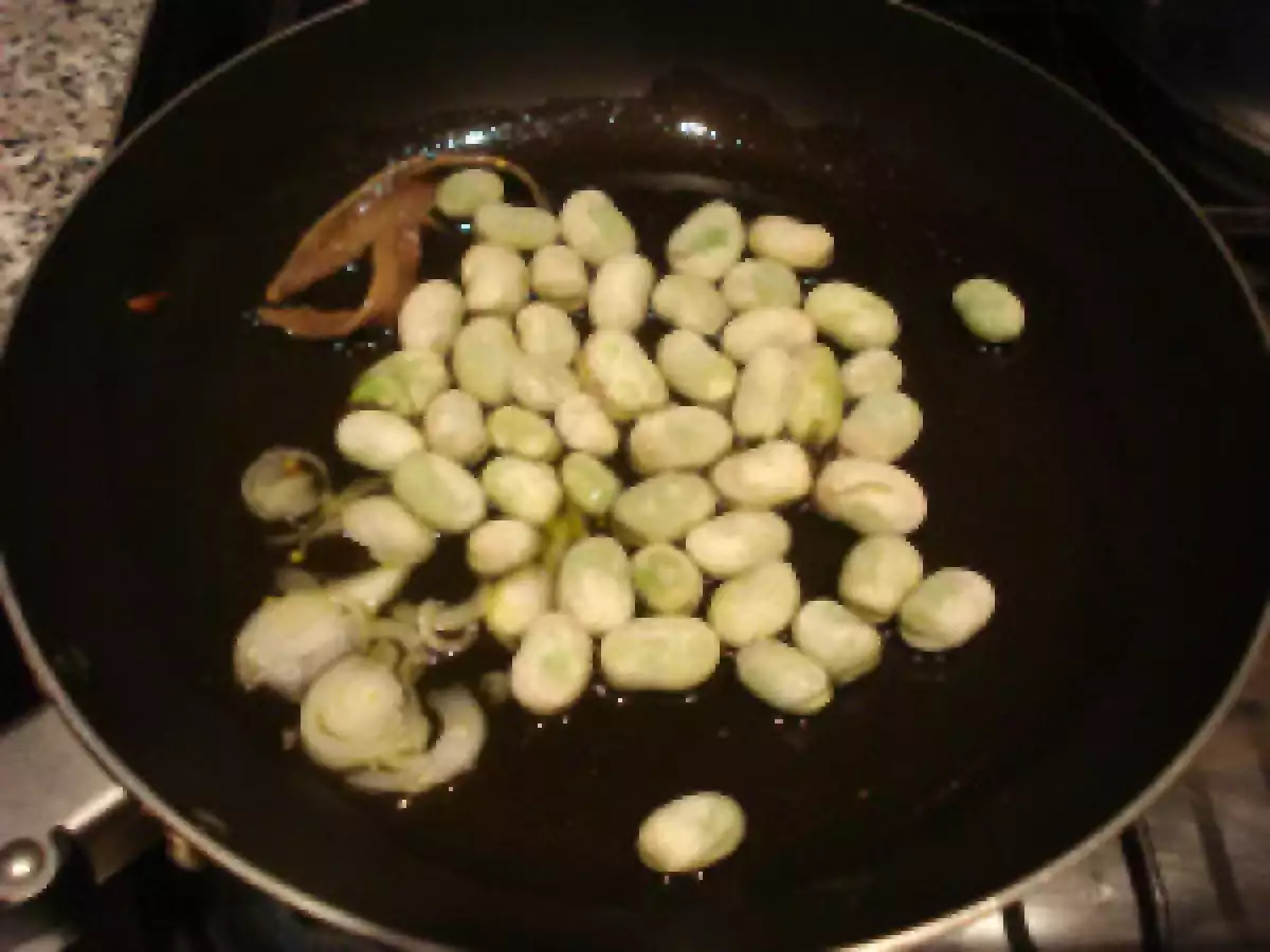 Mezze zite alla puttanesca di fave e funghi - foto 4