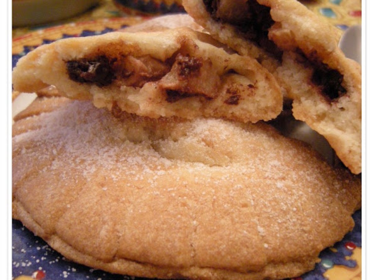 Mezzelune di frolla ripiene alle noci, cioccolato e pere - foto 2