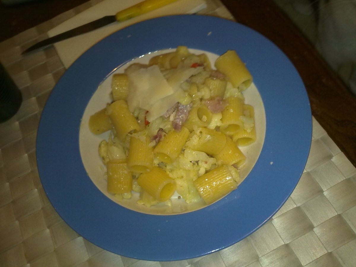 Mezzemaniche cavolfiore e guanciale