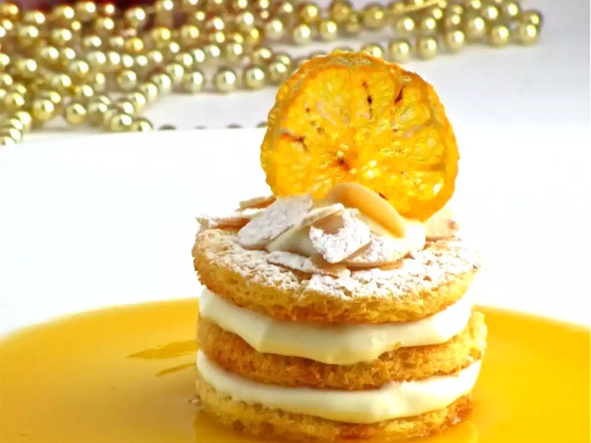 Millefoglie di Pandoro con mousse alle mandorle e salsa di mandarini - foto 2