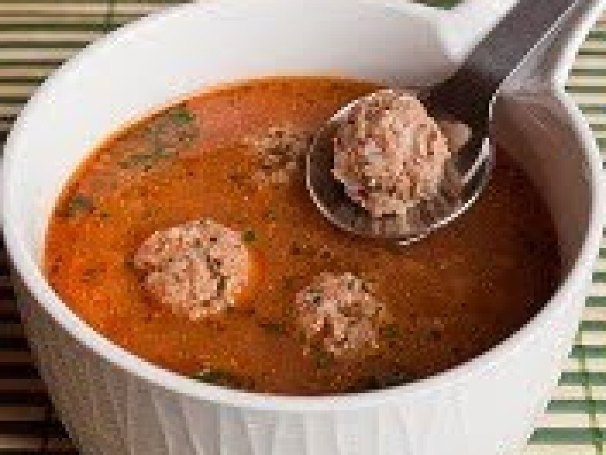 Minestra Con Le Polpette-Piatto Tipico Rumeno