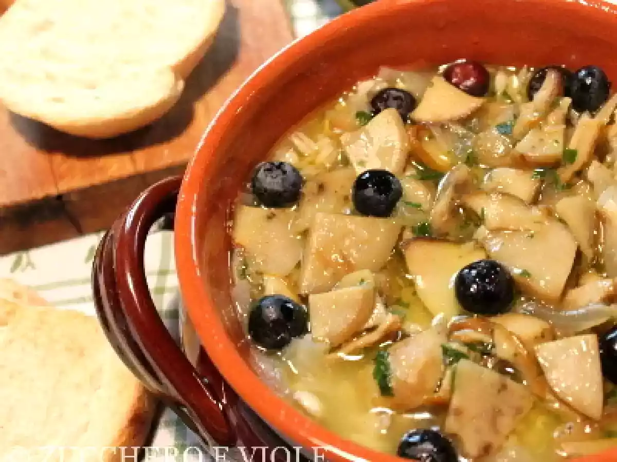 Minestra d'orzo, porcini e mirtilli