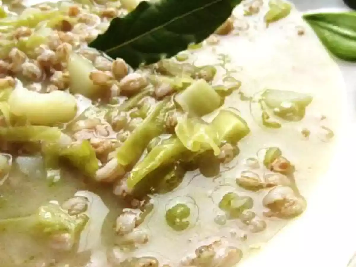Minestra di farro, verza e patate