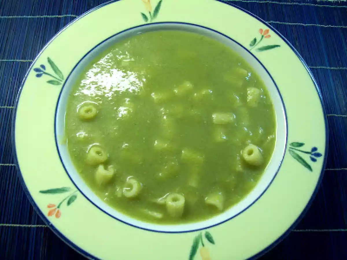 MINESTRA DI INDIVIA RICCIA E PORRI