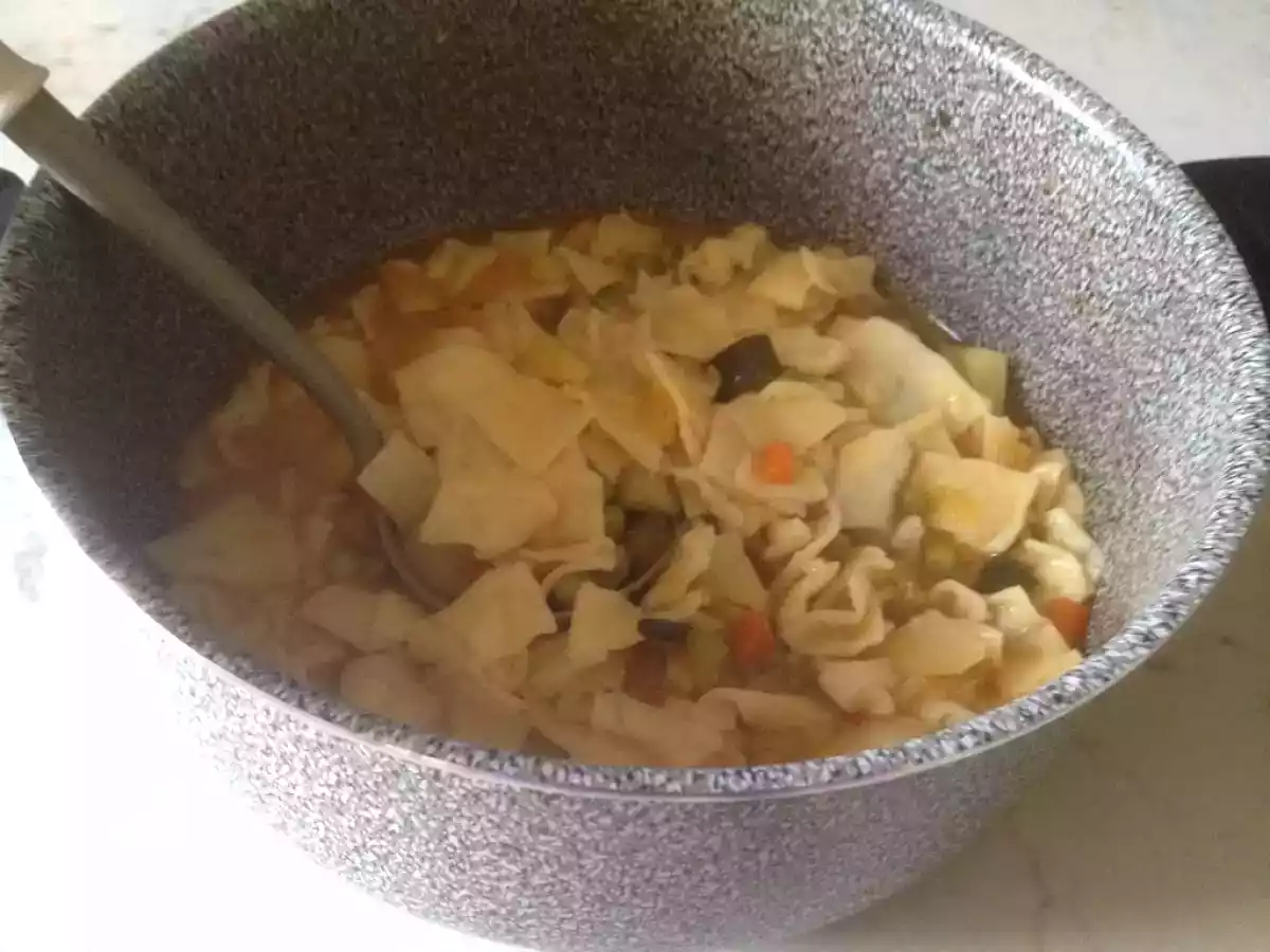 Minestrone casereccio con quadretti all’uovo fatti in casa - foto 4