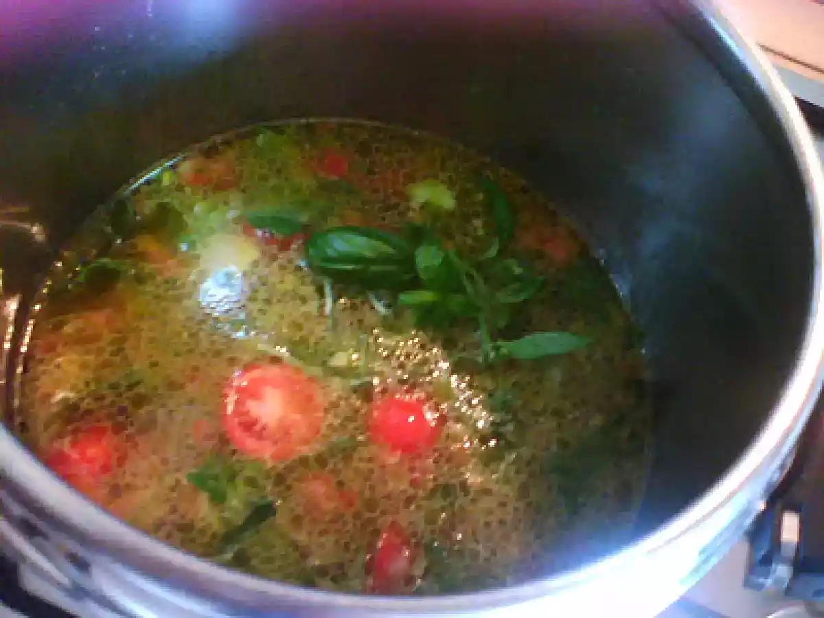 MINESTRONE PASSATO IN PENTOLA A PRESSIONE con crostini di pancarré - foto 5