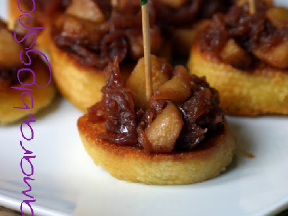 MINI BRUSCHETTE CON CIPOLLE E MELE - foto 2