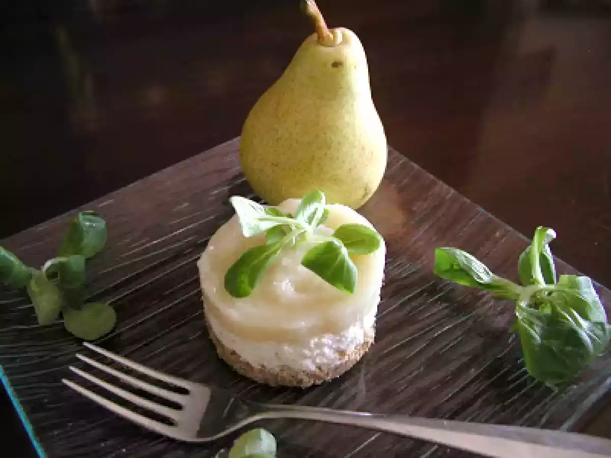 Mini cheesecake al Parmigiano con gelatina di pere