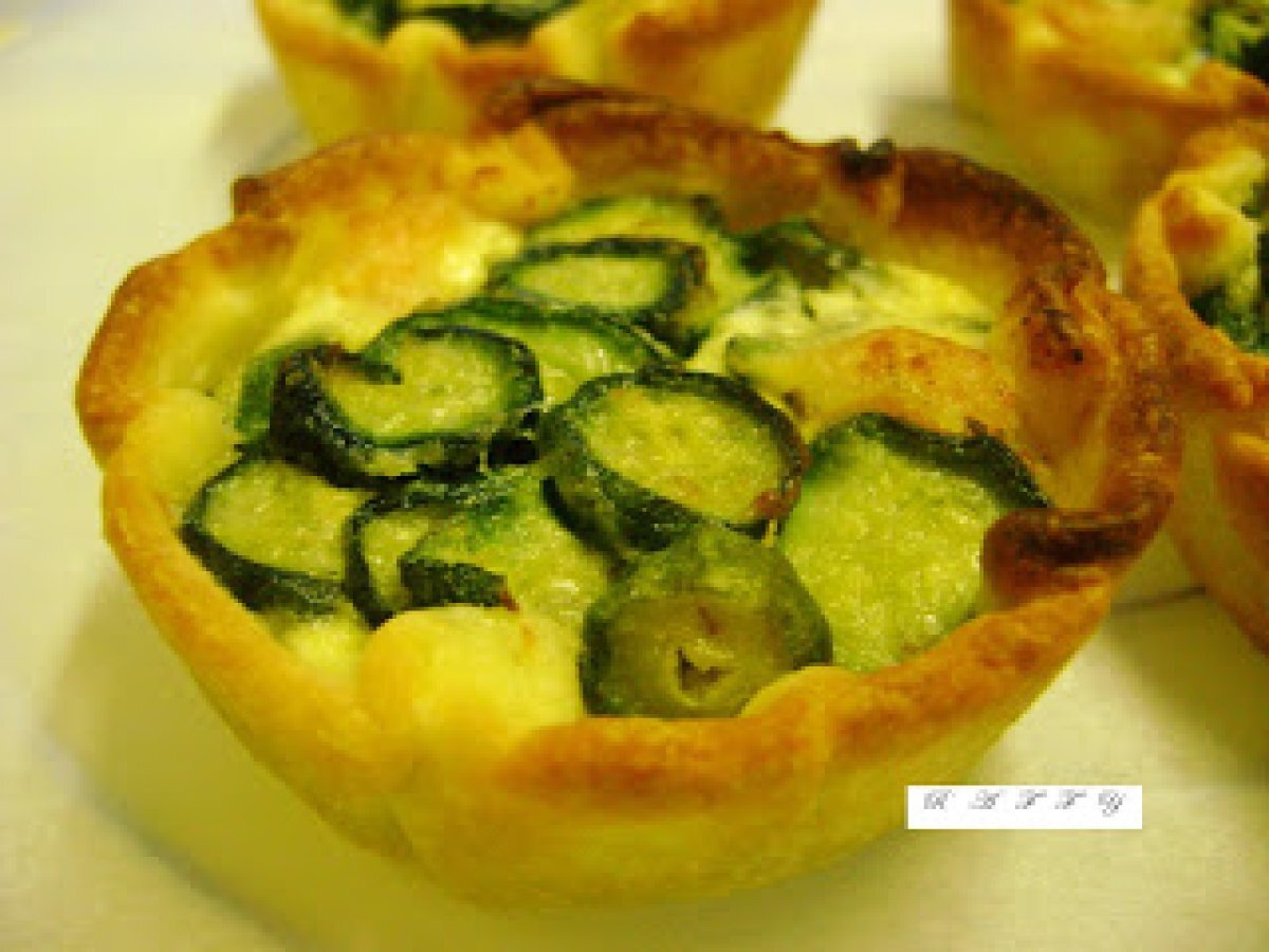 MINI CHEESECAKE SALATE CON ZUCCHINE E GAMBERETTI