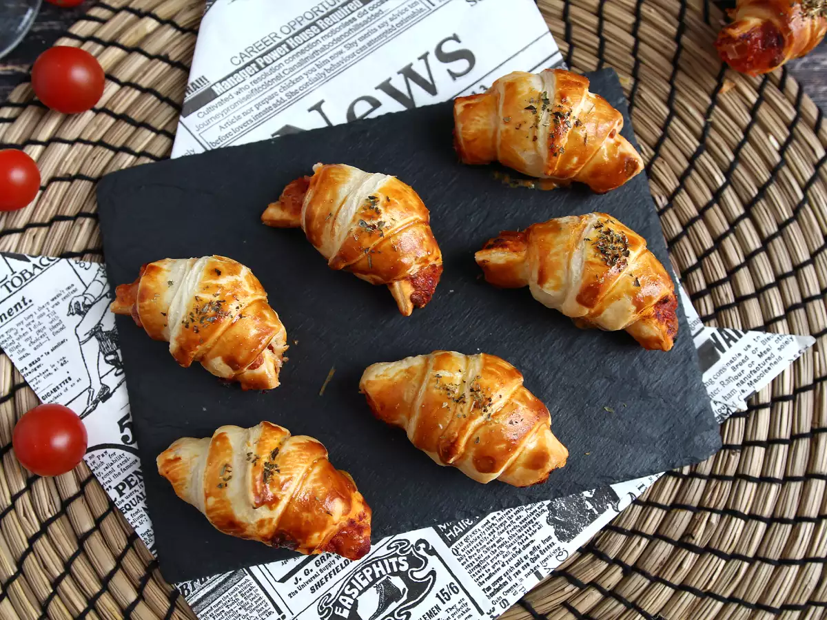 Mini croissant prosciutto e formaggio - foto 3