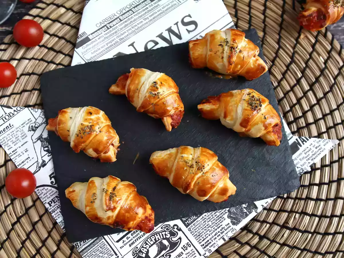 Mini croissants prosciutto e formaggio - foto 3