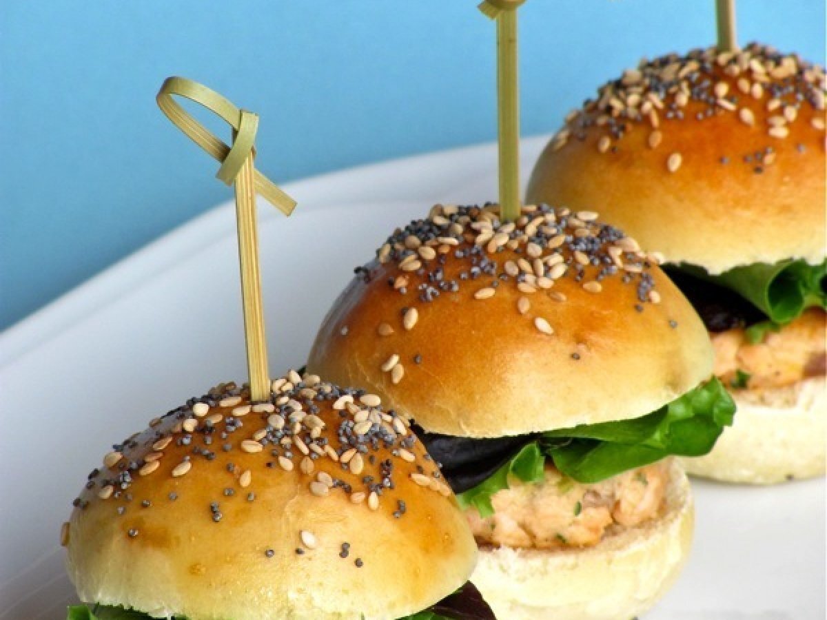 Mini hamburger di salmone