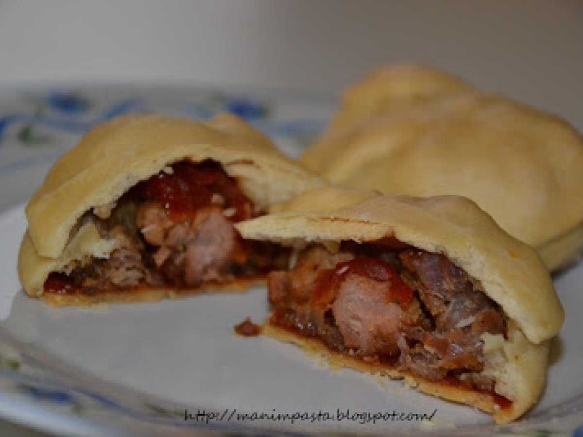 Mini Panadas Farcite Con Le Salsicce