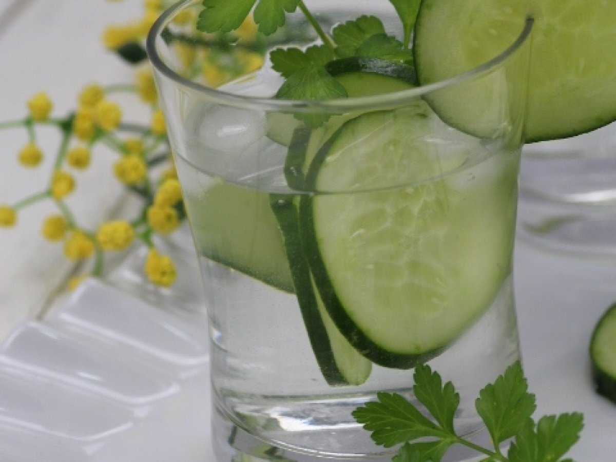 Mojito analcolico cetrioli e prezzemolo