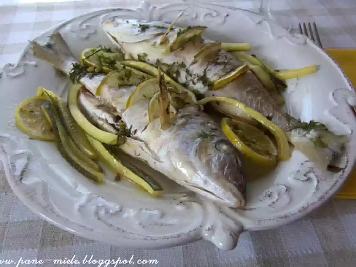 Mormora al forno con lime e finocchietto.