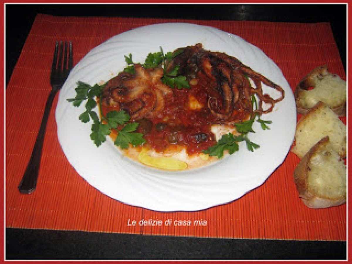 Moscardini al pomodoro con capperi e olive bianche