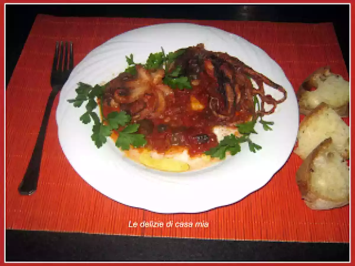 Moscardini al pomodoro con capperi e olive bianche