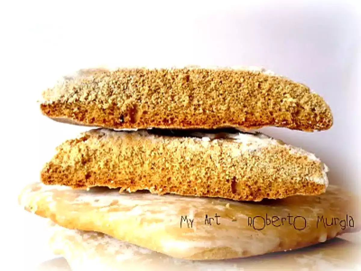 Mostaccioli oristanesi soffici e glassati: il dolce sardo speziato da provare - foto 2