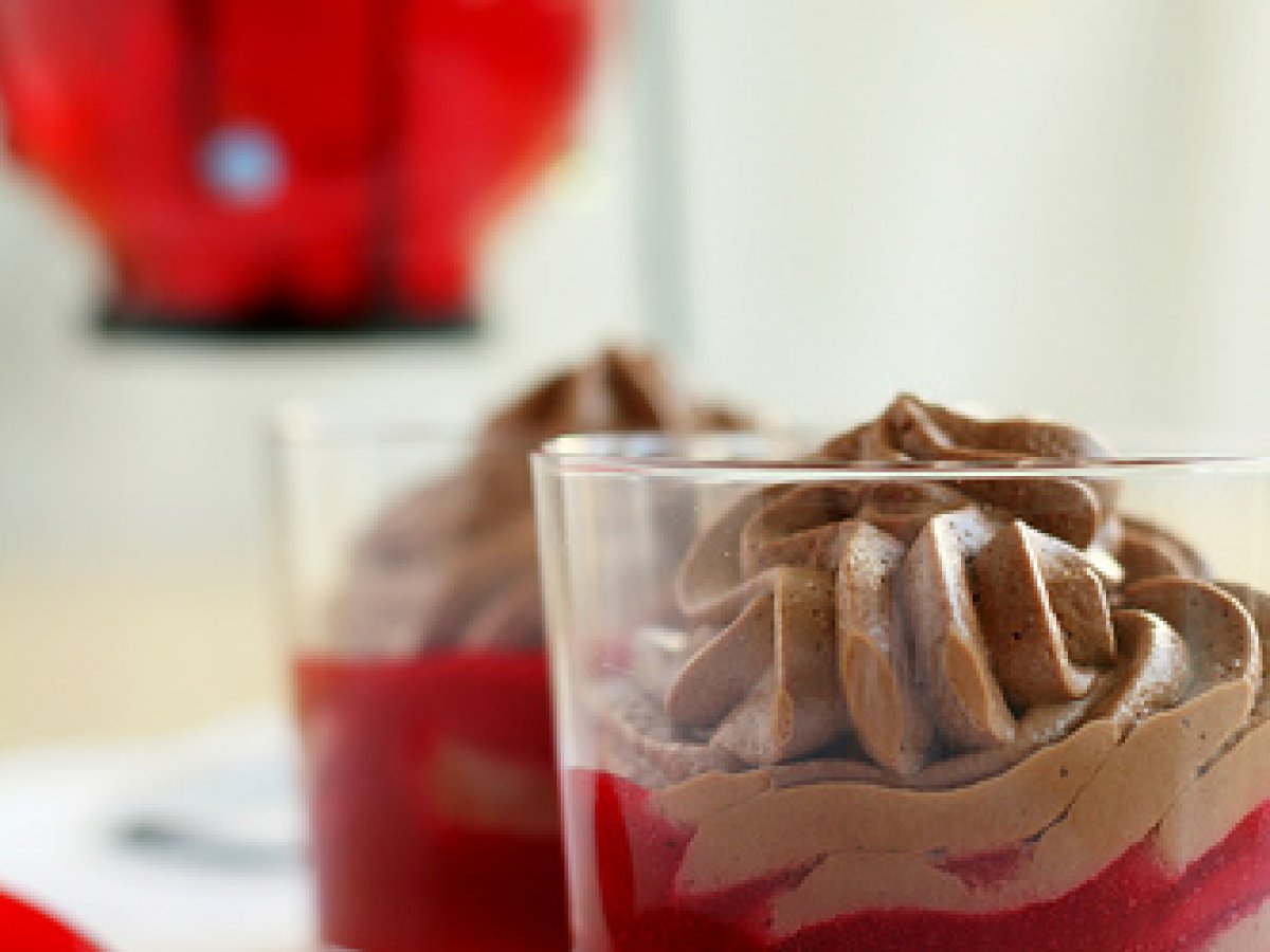 Mousse al cioccolato con salsa ai lamponi - foto 4