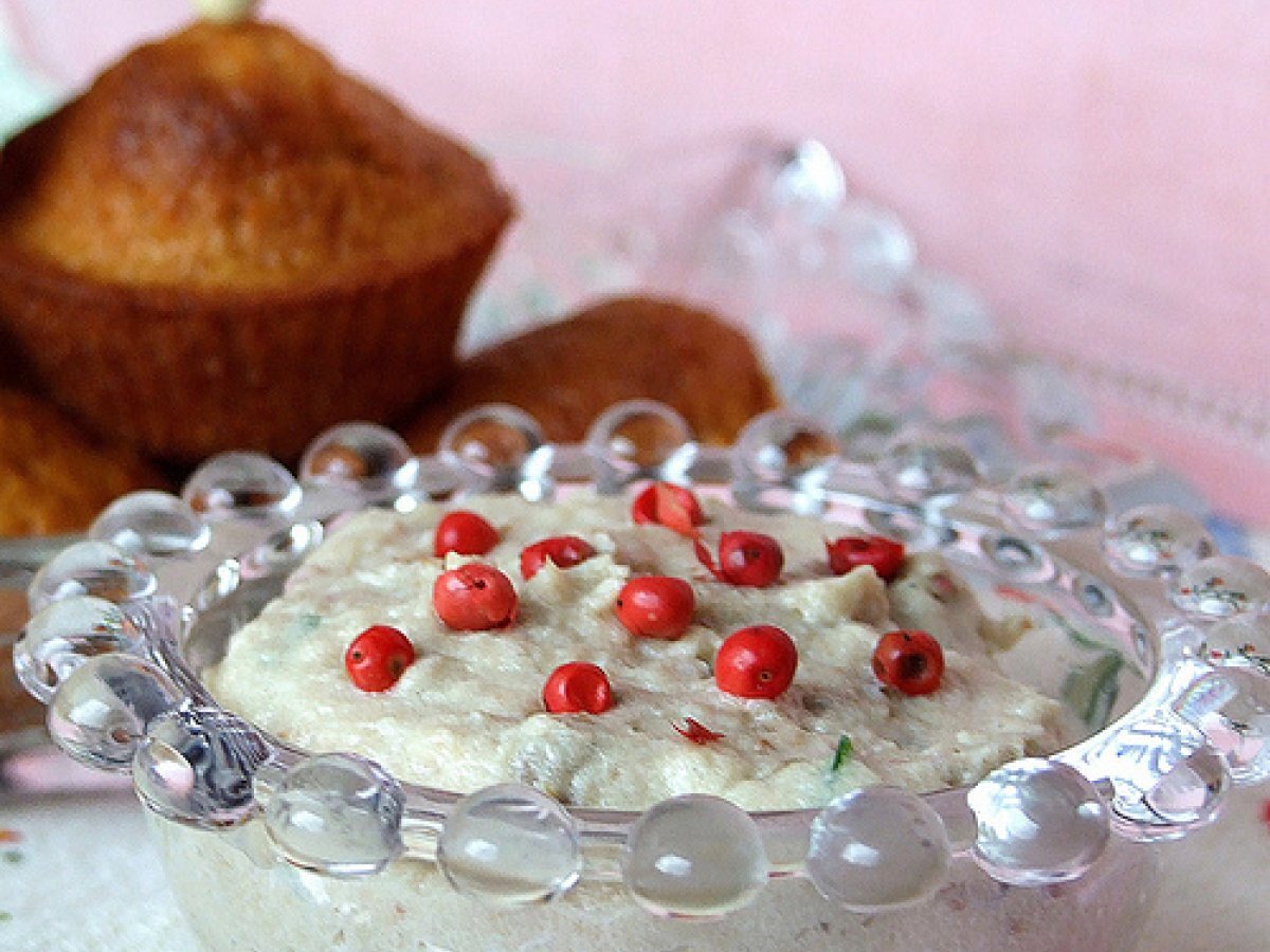 MOUSSE D'ARINGA AFFUMICATA AL PEPE ROSA