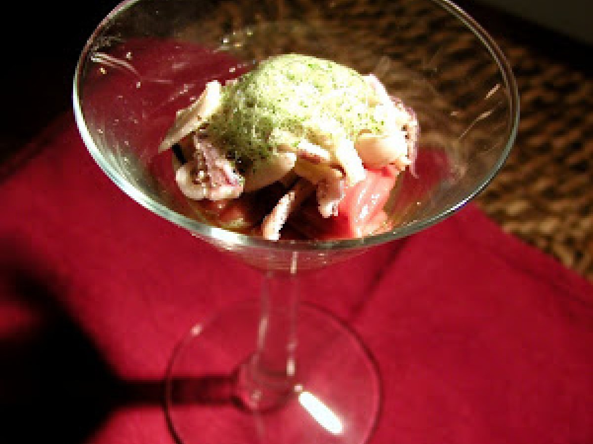 Mousse di pomodoro con calamari al limone e aria di prezzemolo