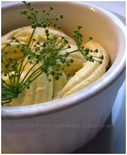 Mousse di uova con pesce spada fume'