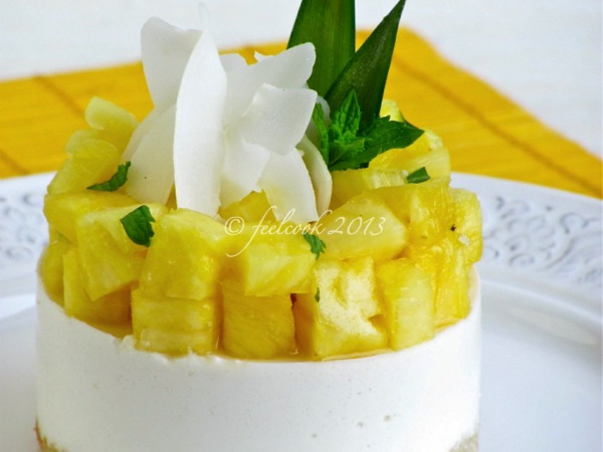 Mousse di yogurt, ananas e cocco