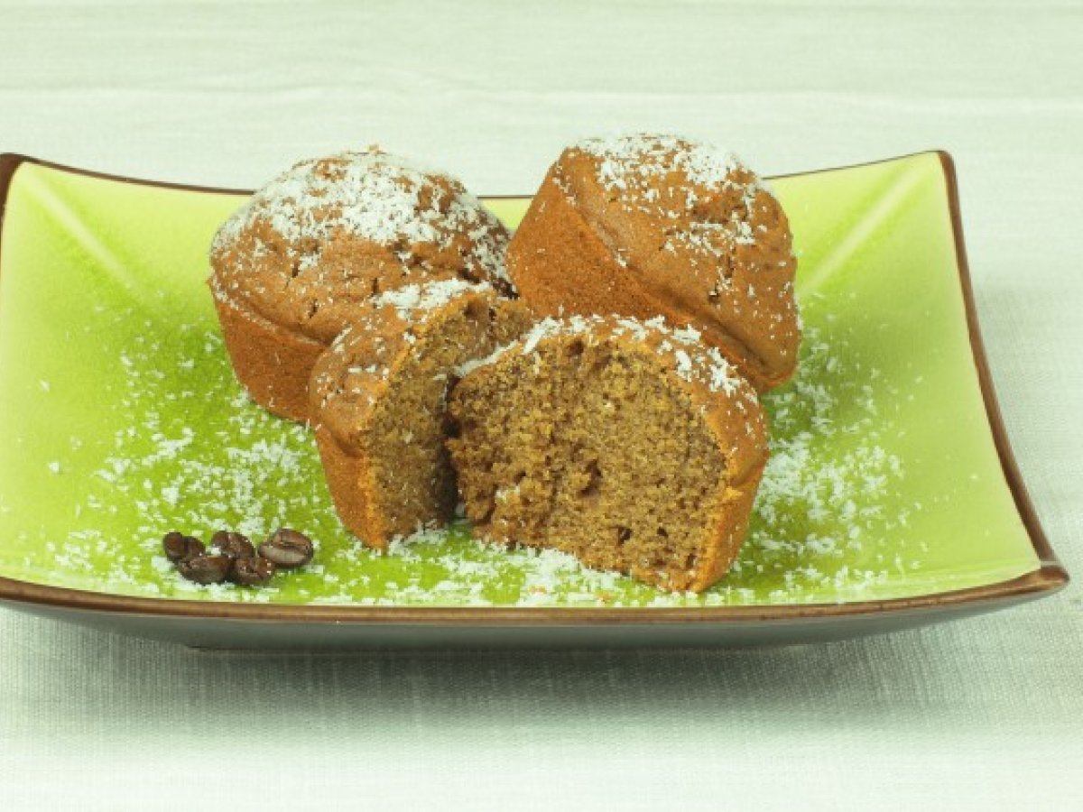 Muffin al cocco e caffè