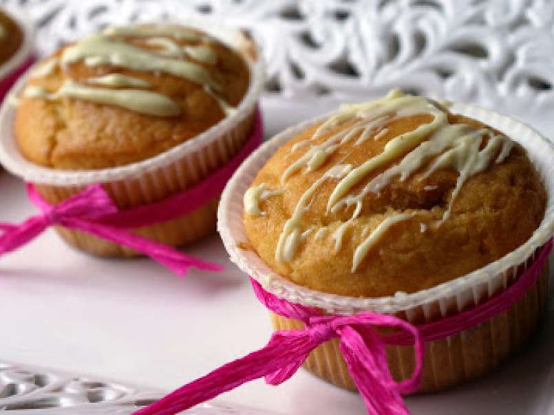 Muffin alla vaniglia, confettura di fragole e cioccolato bianco, foto 2