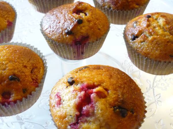 MUFFIN CON RIBES E GOCCE DI CIOCCOLATO