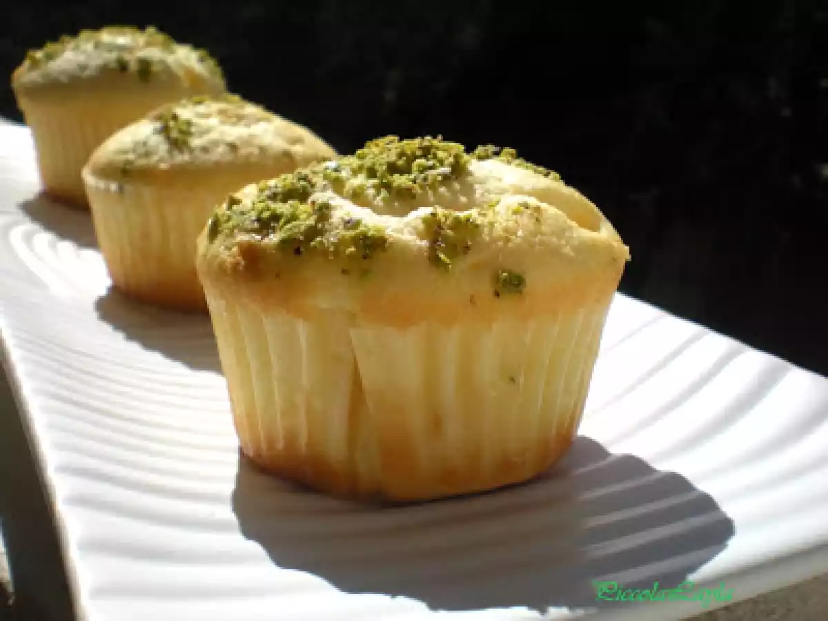 Muffin con Ricotta, Agrumi e granella di Pistacchio - foto 2