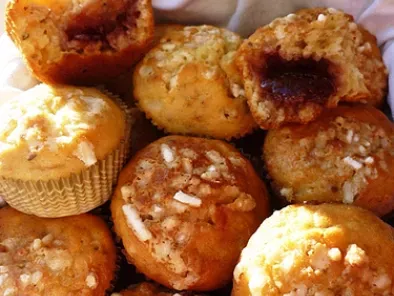 Muffin con un cuore di lamponi