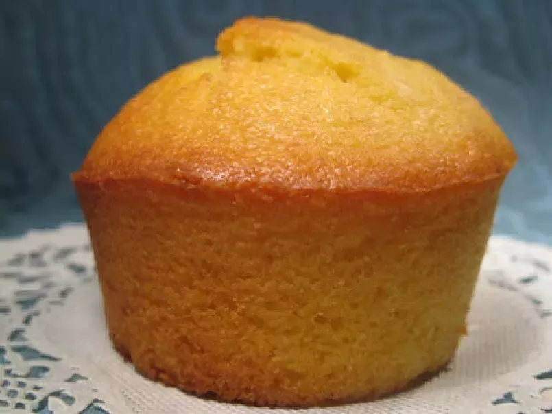 Muffin di farina gialla con marron glacè e torrone